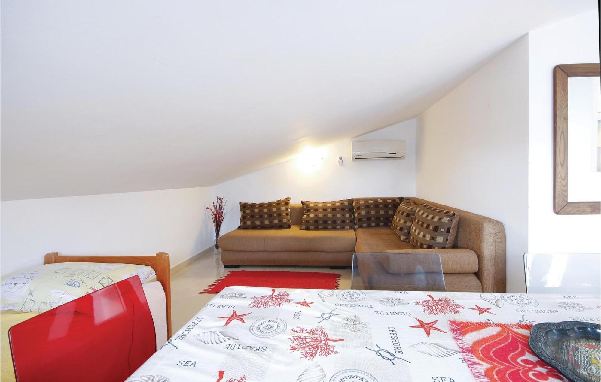 Cozy Apartment In Medulin With Kitchen Kültér fotó